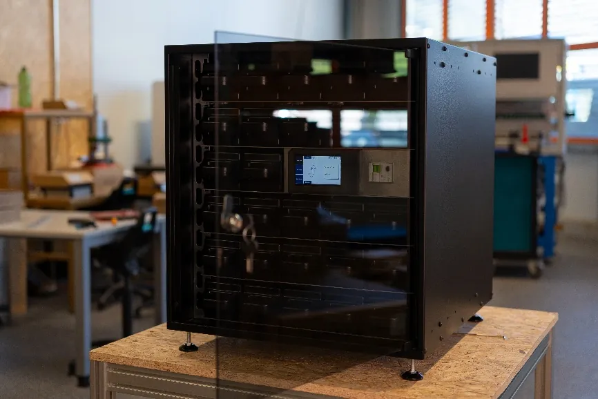 La batterie Evolium dans son laboratoire à Sion.